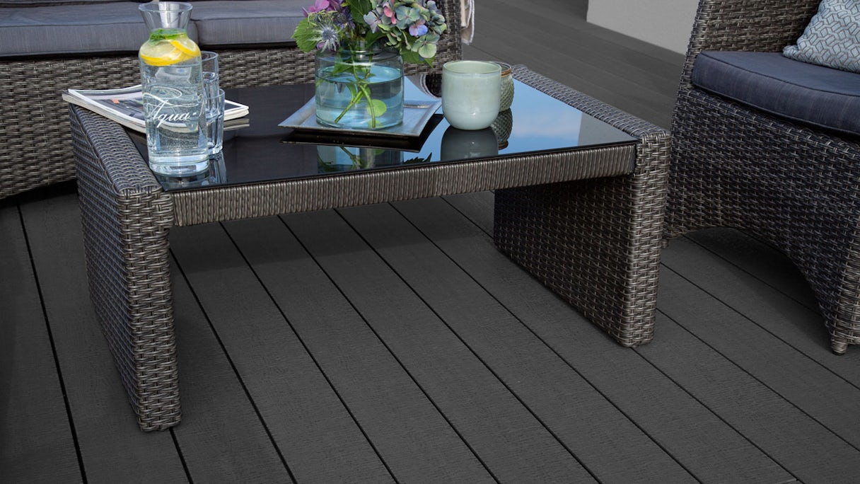Complete set TitanWood 4m solid plank wood structure dark grey 44.6m² incl. aluminium-UK