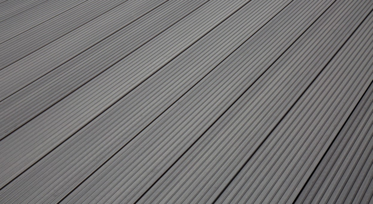 TitanWood Kit complet - 3m lame massive rainurée structure gris clair 27,7m² compris UK alu