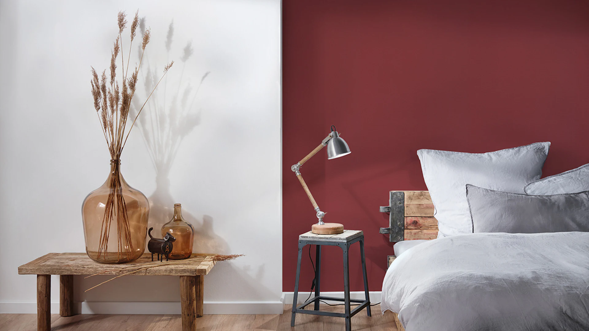revêtement mural en vinyle papier peint texturé rouge rayures classiques unis guide de style couleurs tendance 2021 463