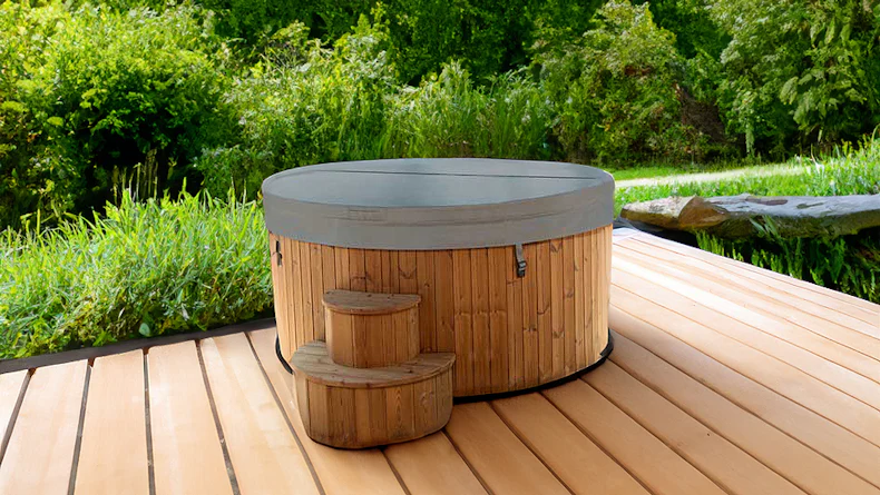 Badebottich 200 Weiß mit Thermodeckel + Ofen