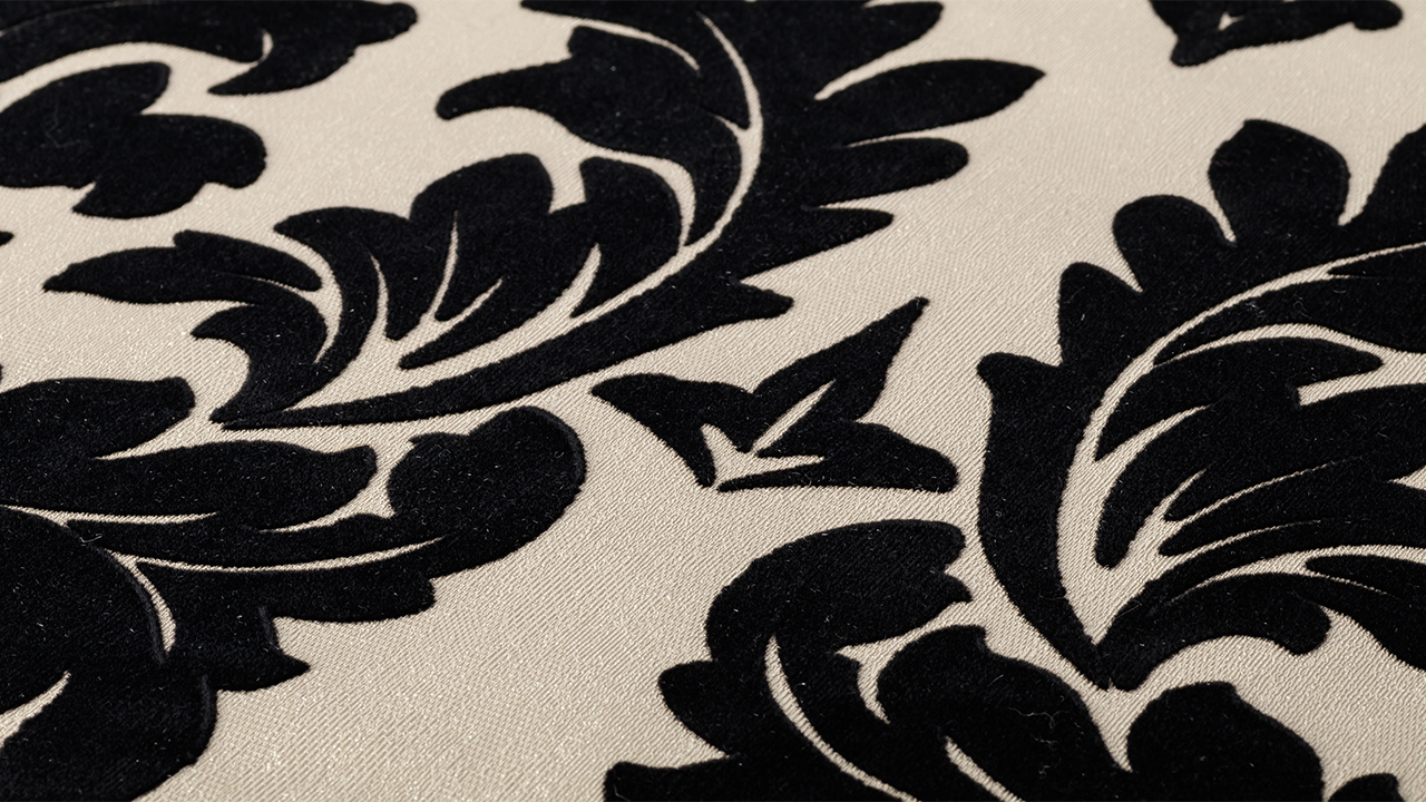 Carta da parati in vinile flocculata Castello Architects Ornamenti in carta nera metallizzata 804