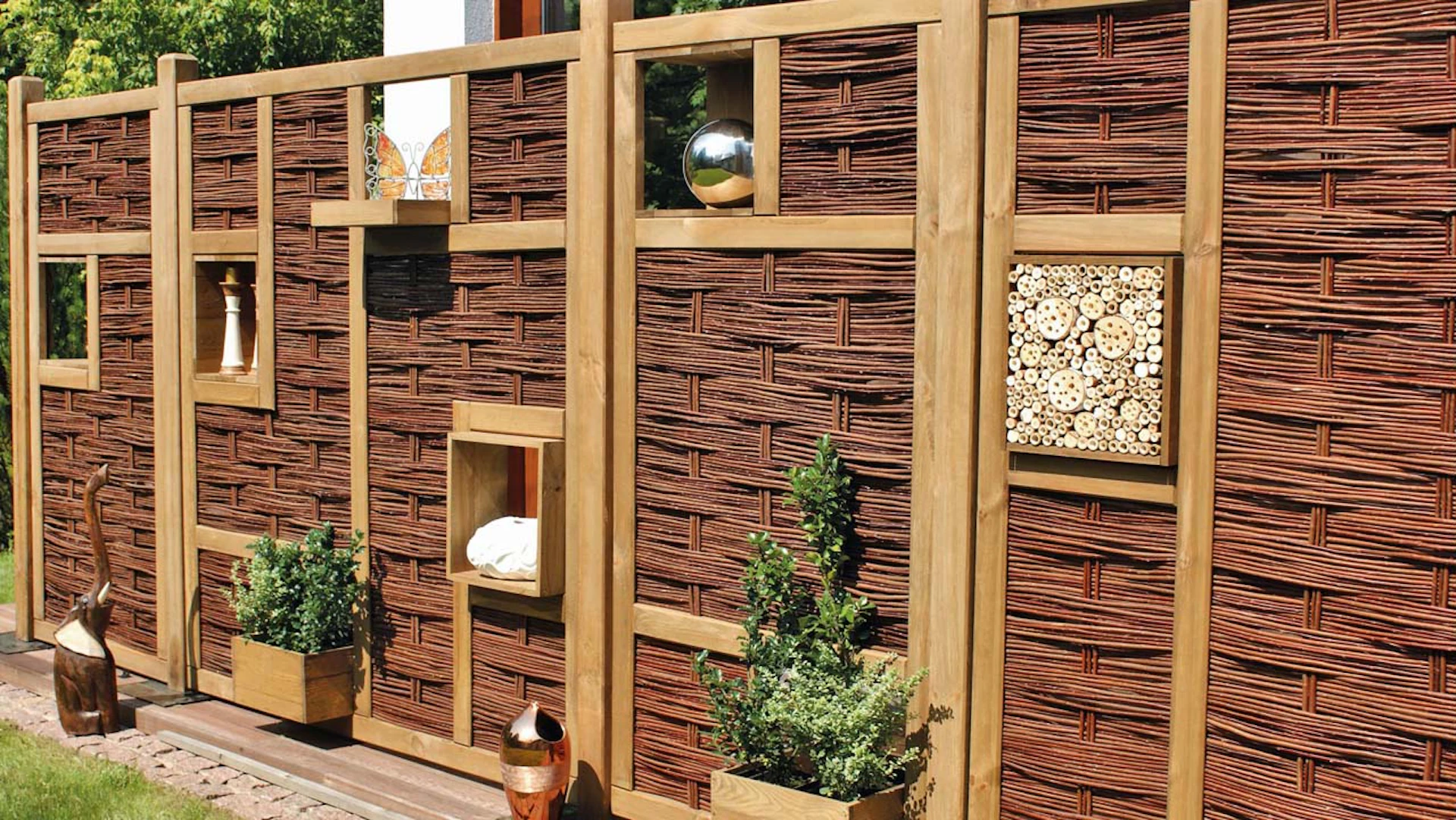 planeo TerraWood - CREATIVE-3D privacy screen wicker fence 4 windows 180 x 180 cm