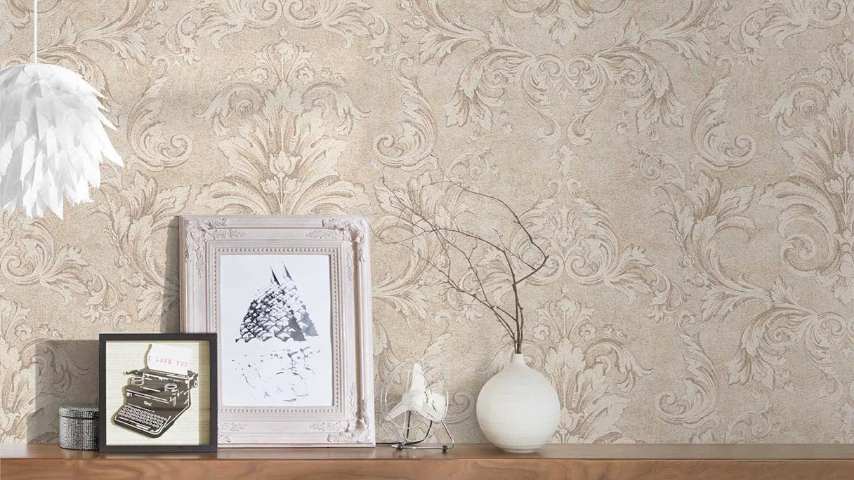 revêtement mural en vinyle papier peint texturé beige classique style champêtre ornements baroques fleurs & nature Versace 2 152