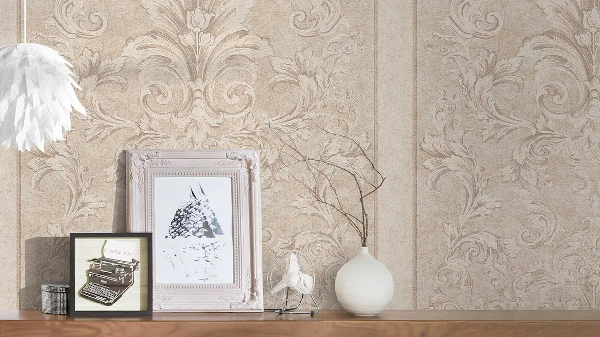 revêtement mural en vinyle papier peint texturé beige vintage rétro maison de campagne fleurs baroques & ornements nature versace 2 162
