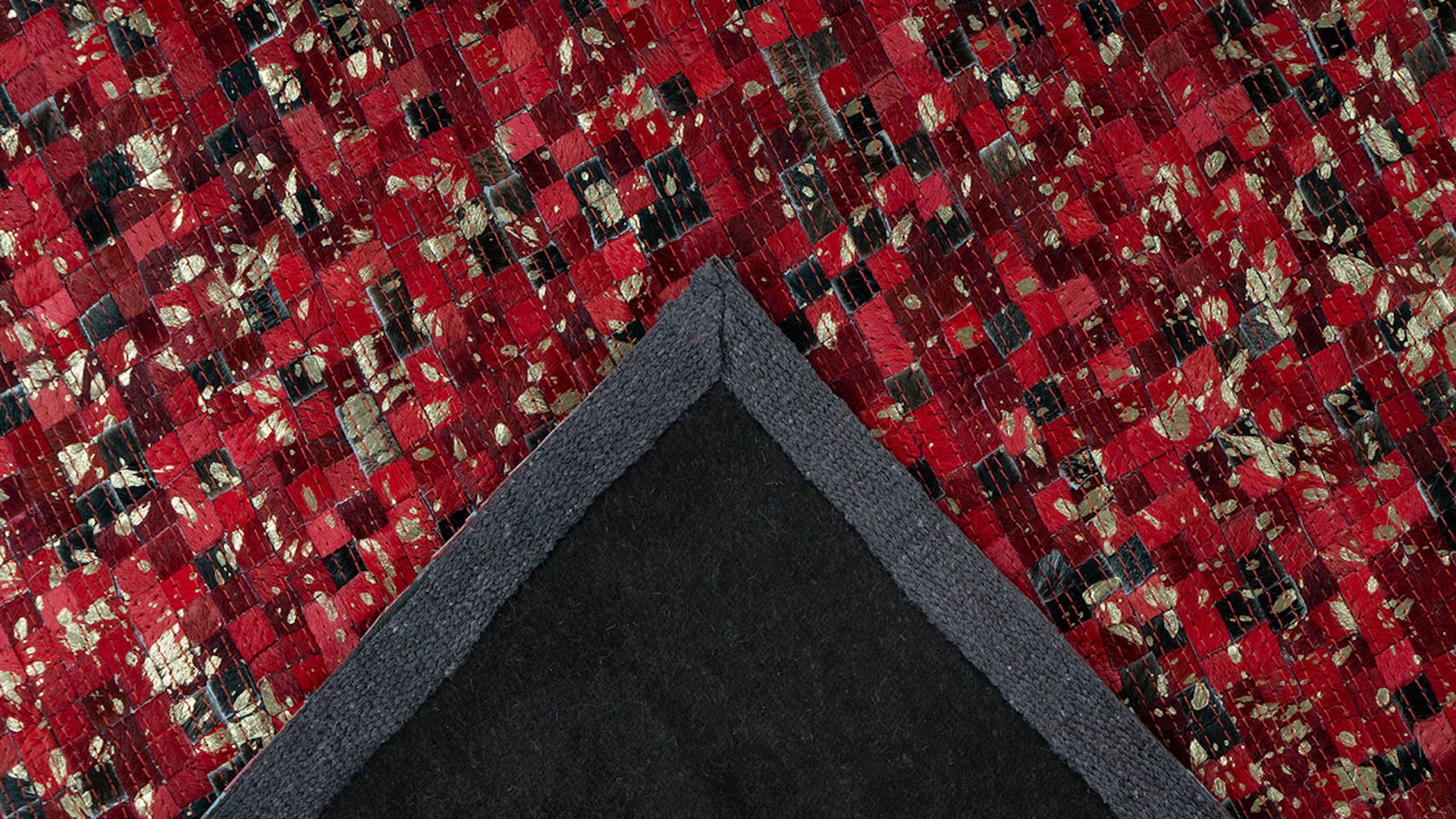 planeo carpet - finish 100 red / gold
