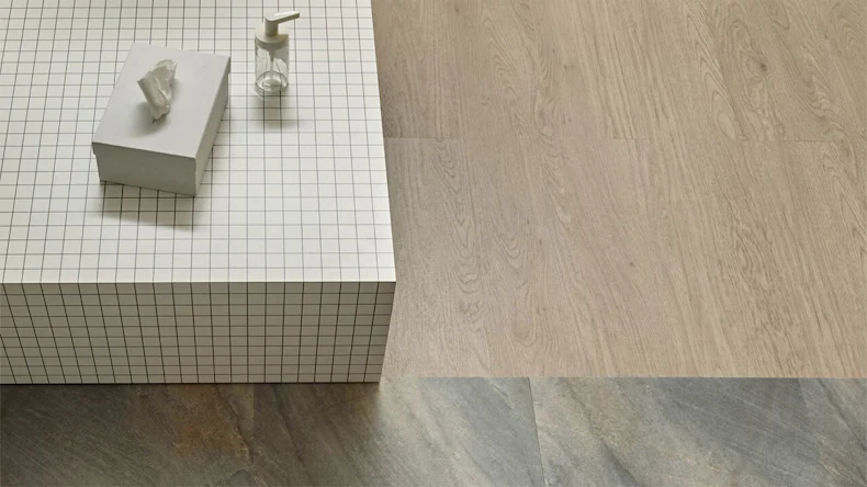 Vinile adesivo Forbo Allura Wood 55 - Rovere bianco elegante (60064DR5)