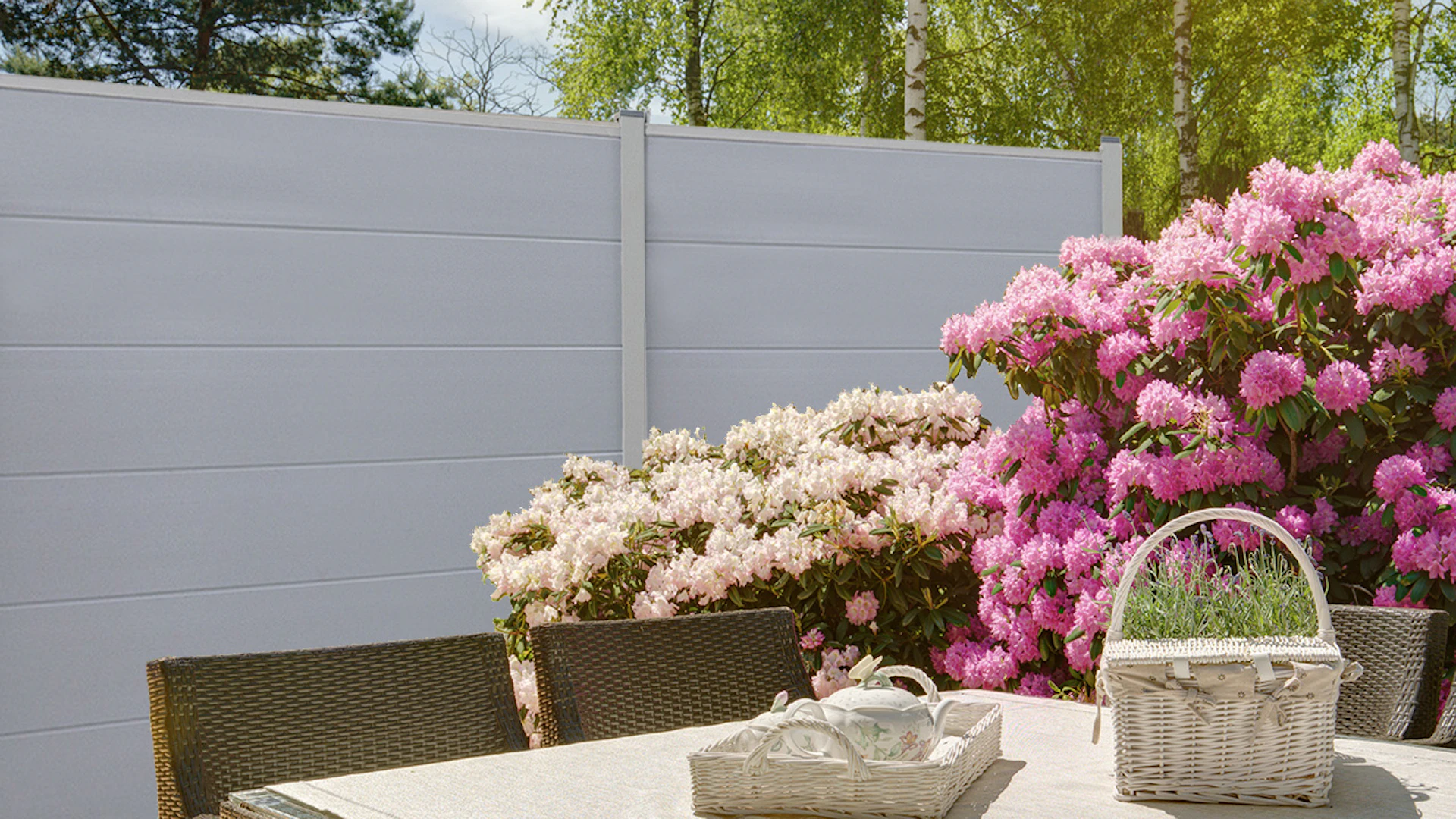 planeo Gardence Simply - PVC-Steckzaun Quadratisch Silbergrau 180 x 180 cm