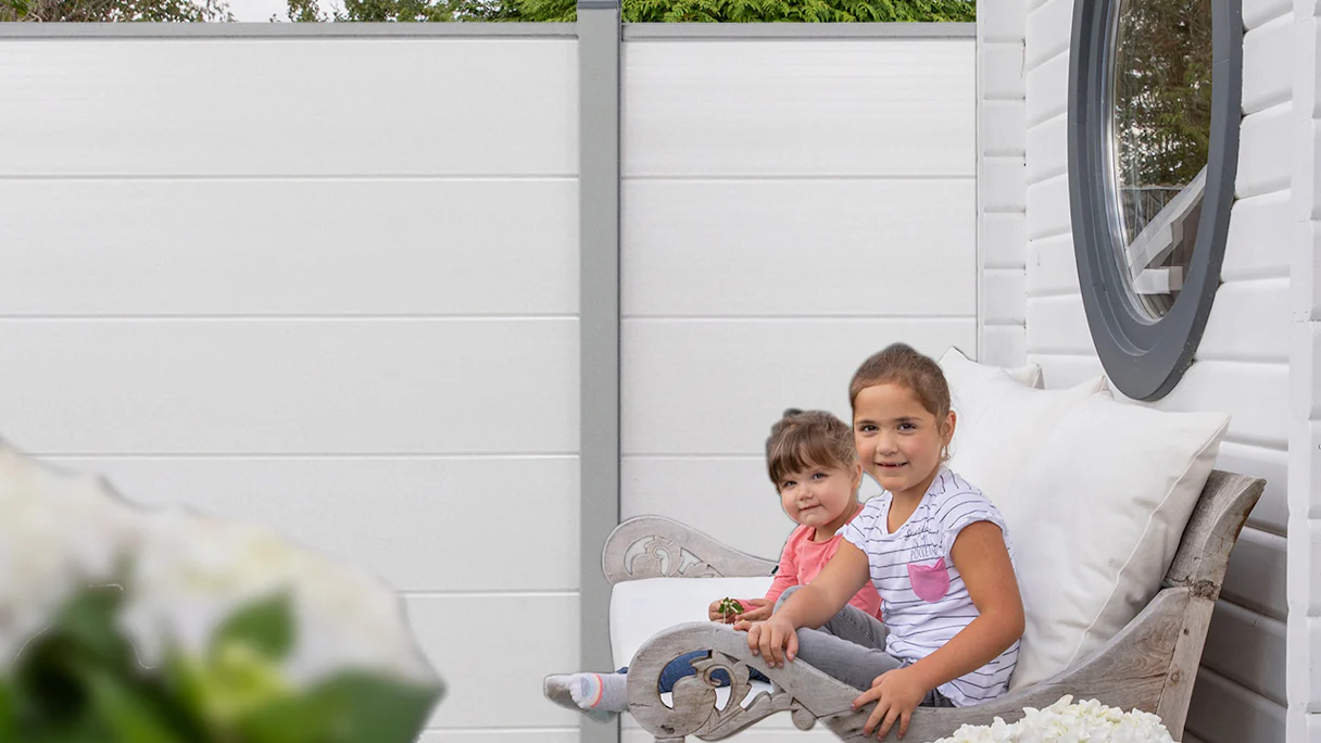 planeo Gardence Simply - PVC-Steckzaun Quadratisch Weiß 180 x 180 cm