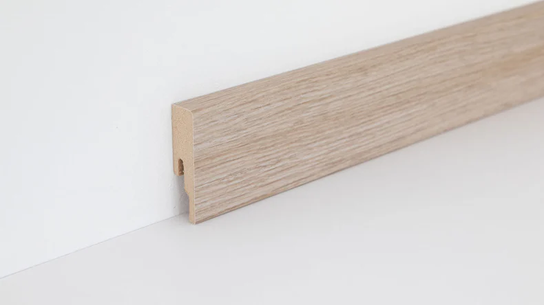 Wineo Fußleiste Ascona Pine Nature 16 x 60 x 2380 mm (F58020UY60)