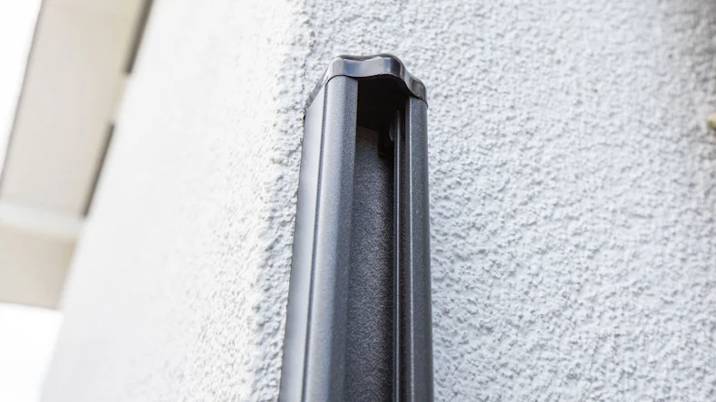 planeo Gardence Strong - plinthe universelle en aluminium Anthracite 300cm