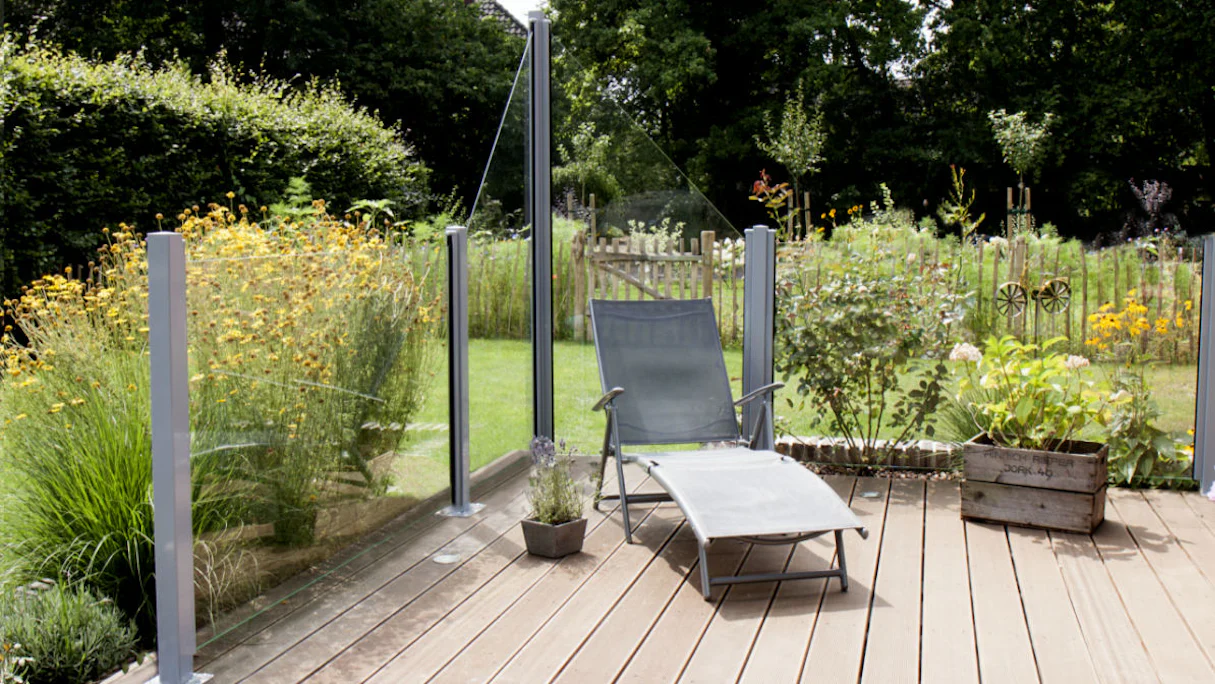 planeo Gardence Flair - Glas-Sichtschutz Schräg Klarglas 90 x 180 cm