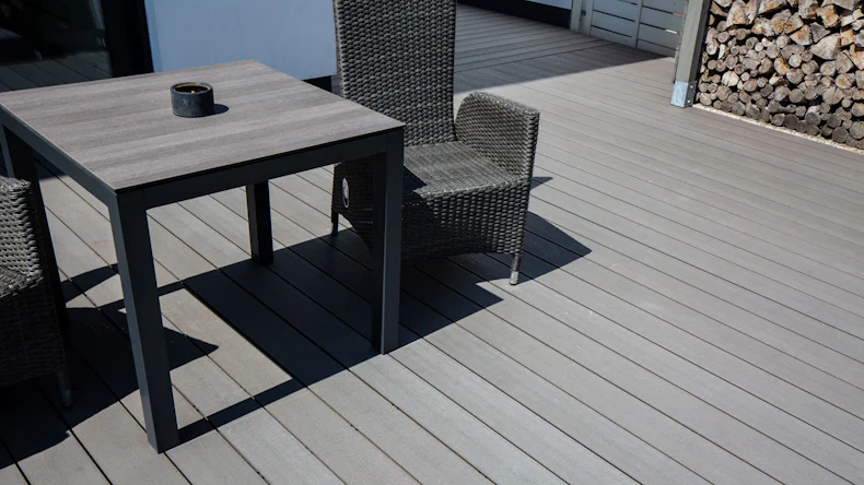 Komplett-Set TitanWood 3m Massivdiele Holzstruktur Hellgrau 30.4m² inkl. Alu-UK