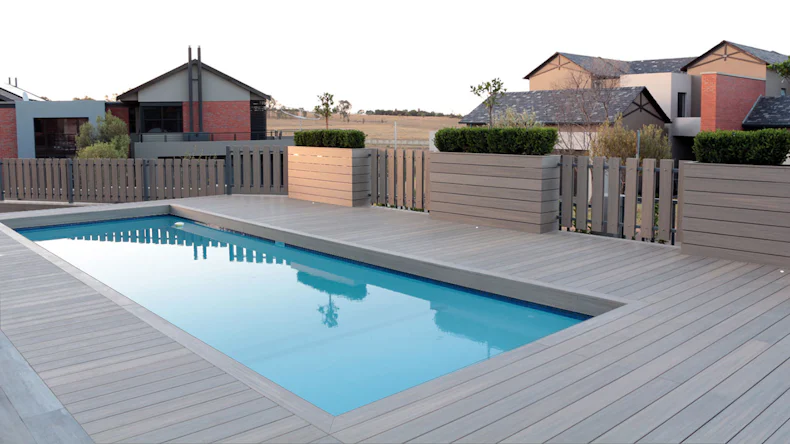 planeo terrasse composite TitanShield - lame gris - partiellement massive