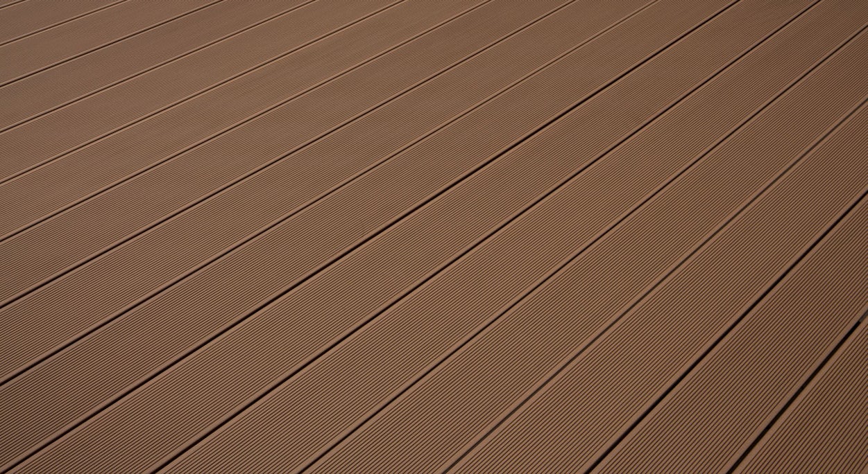 Complete set TitanWood 5m solid plank grooved structure dark brown 75m² incl. aluminium-UK