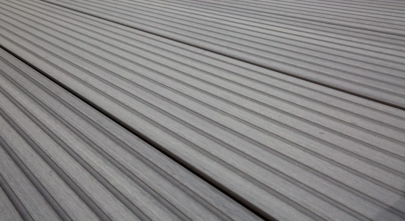 Komplett-Set TitanWood 3m Massivdiele Rillenstruktur Hellgrau 6.6m² inkl. Alu-UK