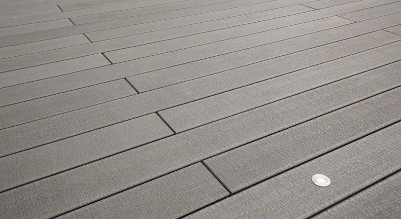 Komplett-Set TitanWood 3m Massivdiele Holzstruktur Hellgrau 30.4m² inkl. Alu-UK