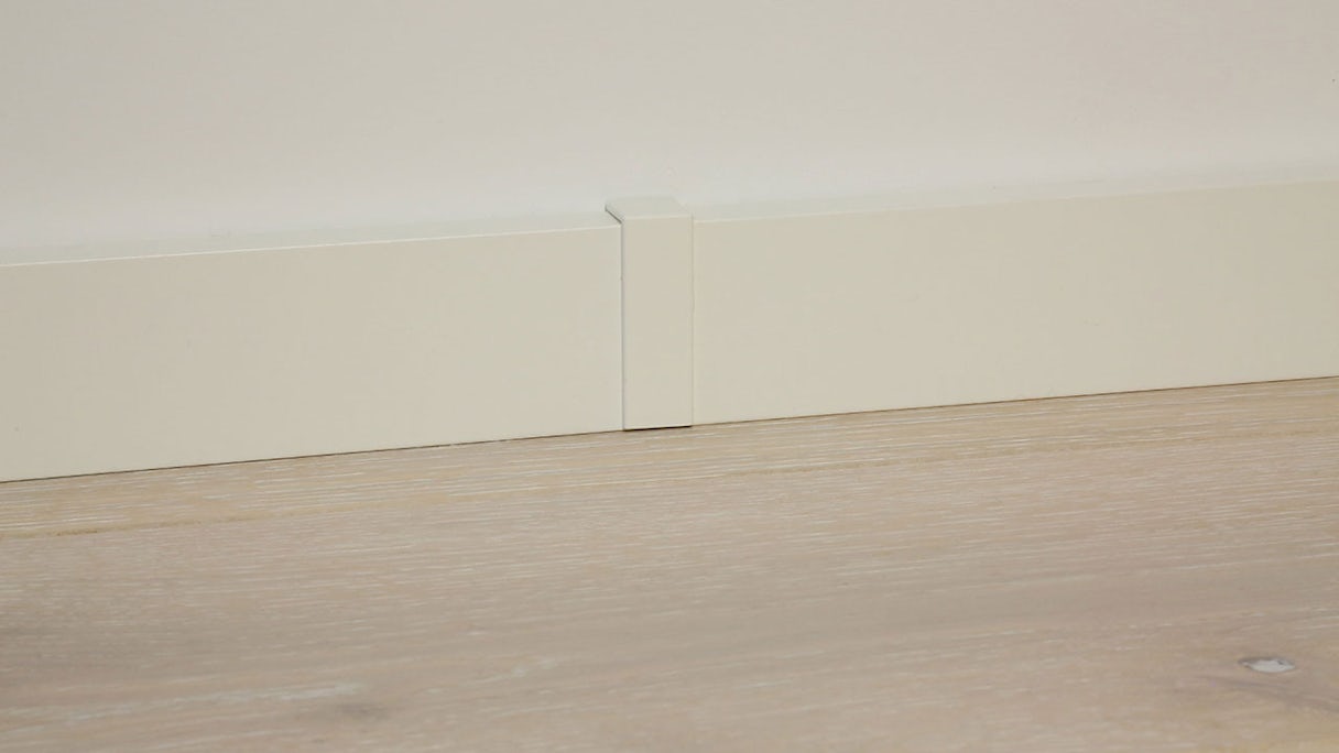 Verbindungsstück selbstklebend für Fußleiste F100201M Modern Weiß 18 x 50 mm - 2St. (9062282001)