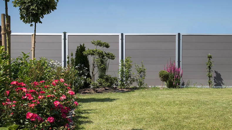 planeo Gardence Guard - BPC-Gartenzaun Quadratisch Ziegelgrau