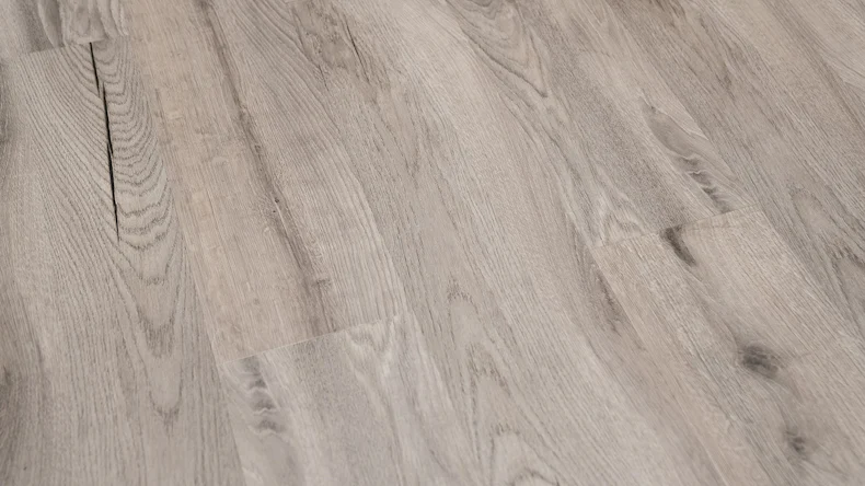 planeo Klebevinyl - Objekt Eichenstamm Frieseneiche (PLDD2570-FRI)