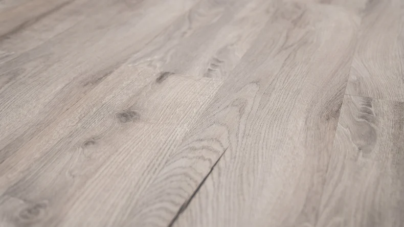 planeo Klebevinyl - Objekt Eichenstamm Frieseneiche (PLDD2570-FRI)