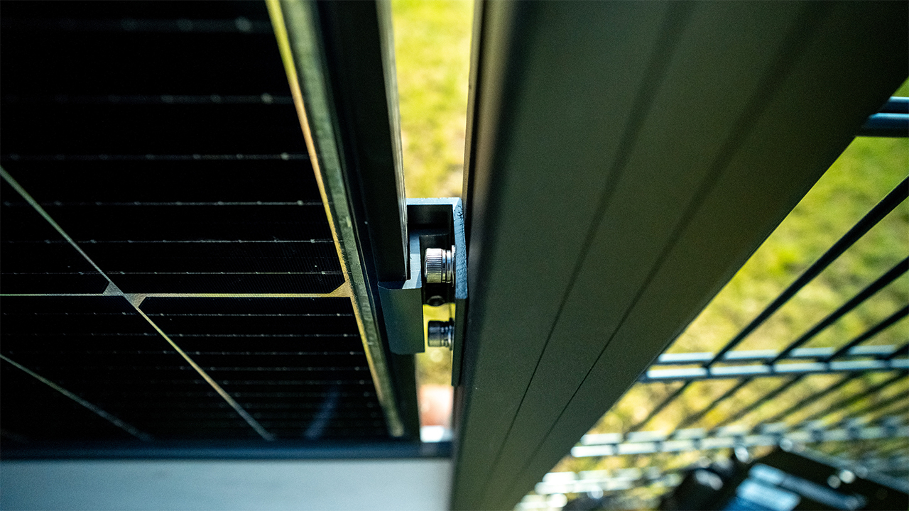 planeo Solarzaun Komplett Set Hochformat 2061 mm Höhe x 2554 mm Breite Anthrazitgrau zum Einbetonieren