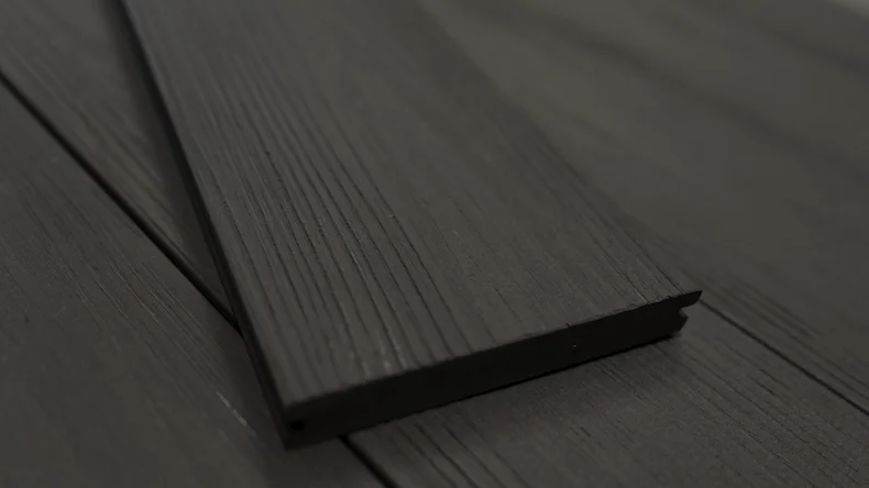 planeo Elegant BPC Terrassendiele - Pro 3D Massivdiele Carboneiche Holzstruktur