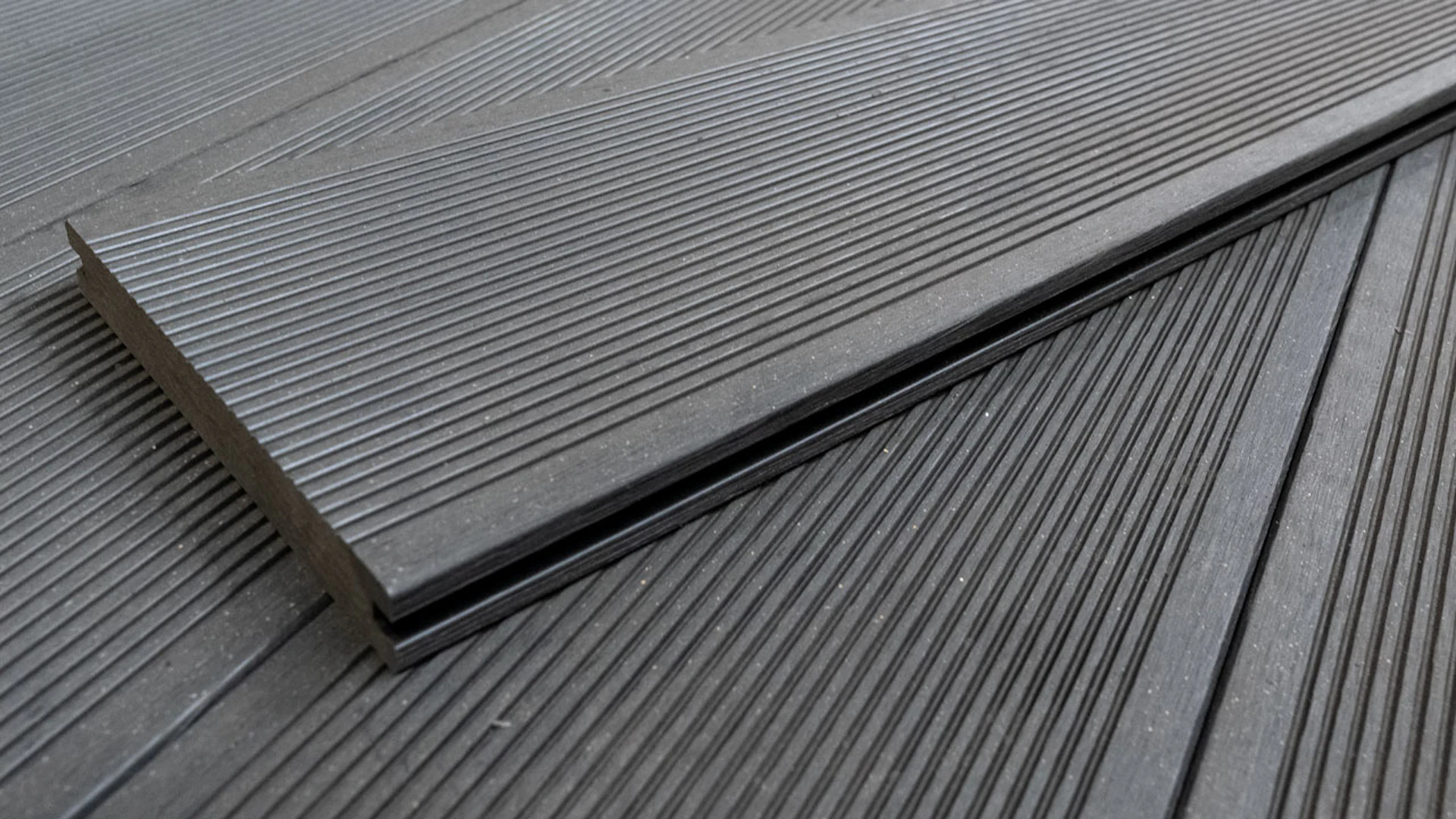 planeo terrasse composite ECO-Line - lame massive gris foncé - lisse/rainé